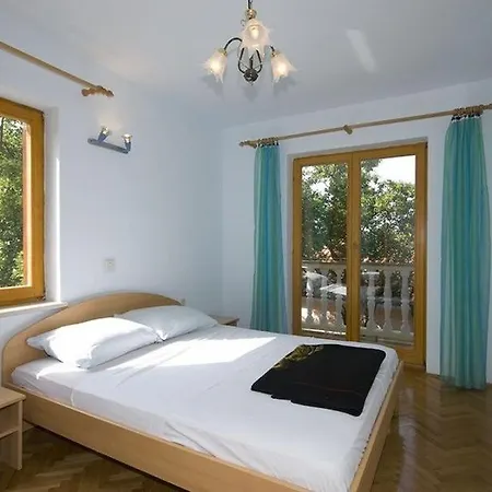 Apartment 2-bedroom With Terrace In 3542-2