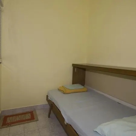 Apartamento 2-bedroom With Terrace In 3542-2
